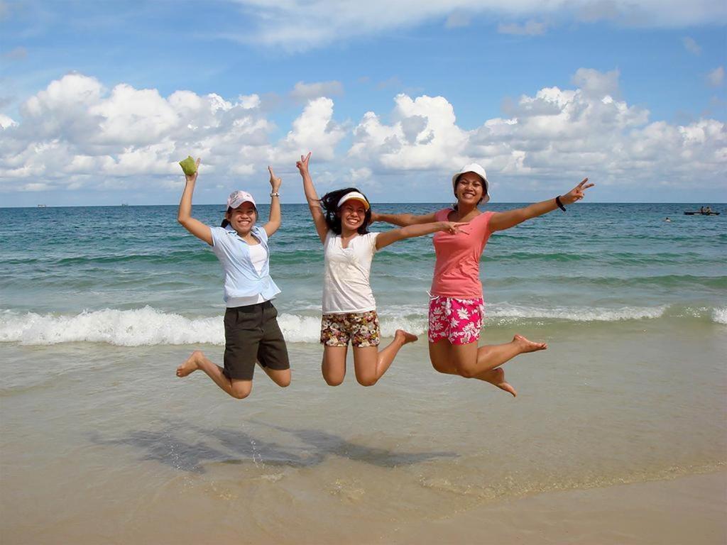 Long Beach Hotel Patong Экстерьер фото