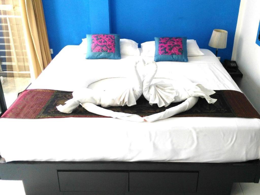 Long Beach Hotel Patong Экстерьер фото