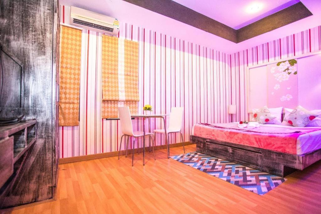 Long Beach Hotel Patong Экстерьер фото