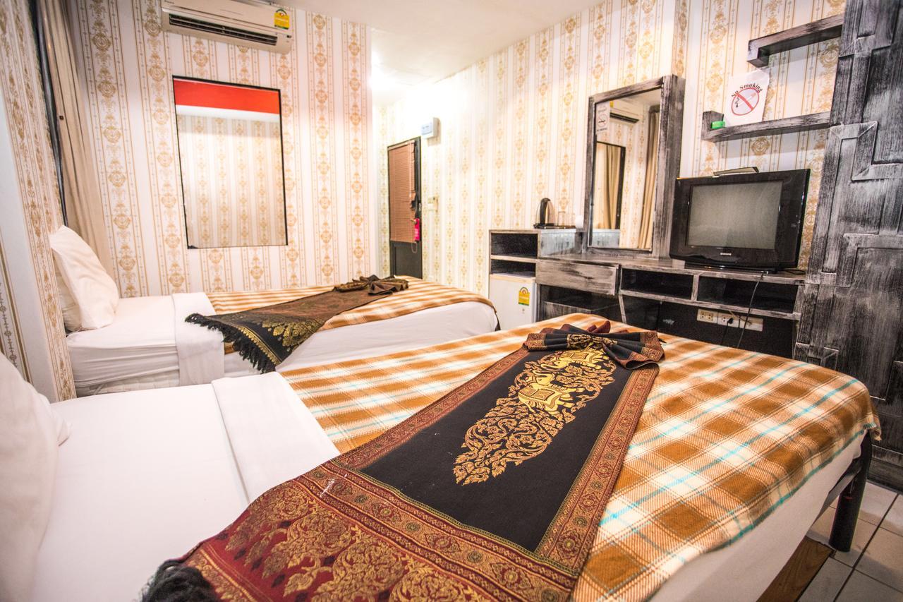 Long Beach Hotel Patong Экстерьер фото